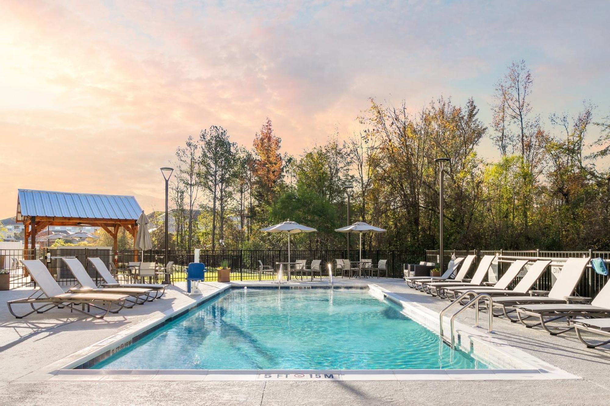 Holiday Inn Express Chattanooga - Hamilton Place Экстерьер фото