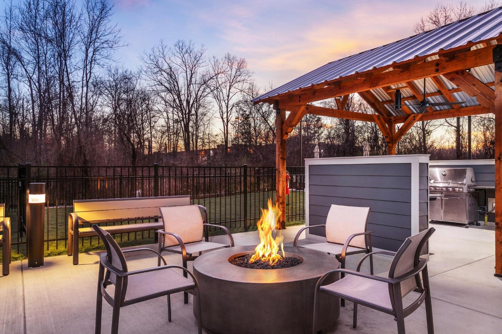 Holiday Inn Express Chattanooga - Hamilton Place Экстерьер фото